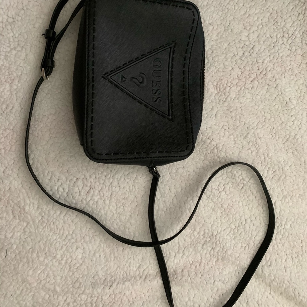 guess satchel